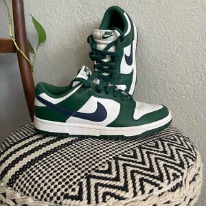 Nike Dunk Low Woman’s US 7.5 Authentic